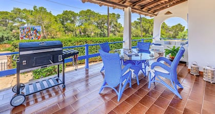 Villa Cala Figuera with Outdoor Terrace and Wi-Fi