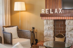 Interior - Villa Cala Figuera with Outdoor Terrace and Wi-Fi (Cala Figuera, Santanyi)