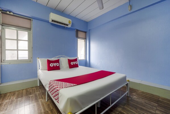 Free WiFi, bed sheets