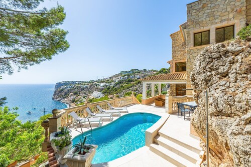 Villa "Cala Llamp" with Panoramic Sea Views