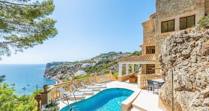 Villa "Cala Llamp" with Panoramic Sea Views