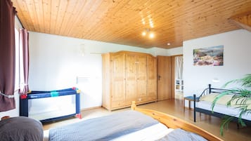 3 chambres, Wi-Fi gratuit, draps fournis