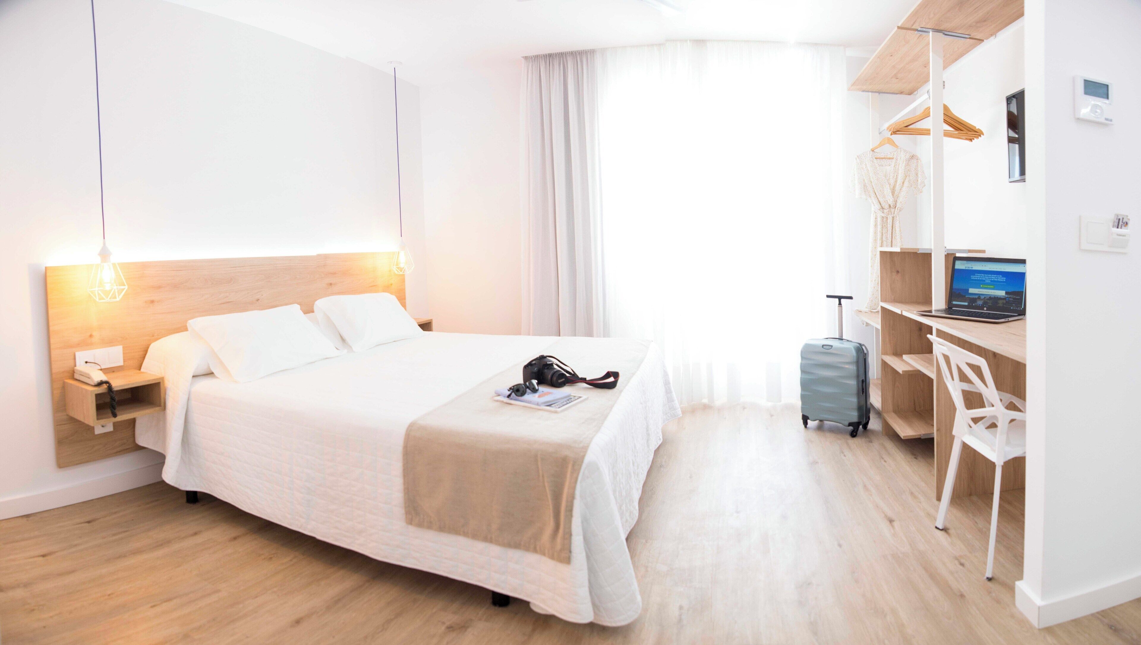 Standard-Doppel- oder -Zweibettzimmer | Schreibtisch, kostenloses WLAN, Bettwäsche