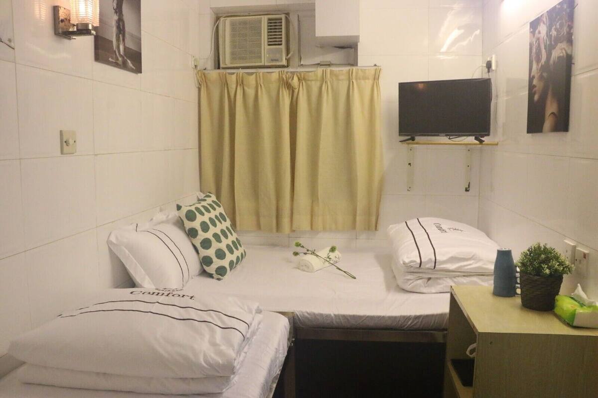 Free WiFi, bed sheets