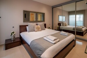 A2 APT 5 | Literie de qualité, coffre-fort, décor unique, ameublement unique