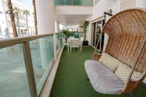 A2 APT 4 | Vista da sacada