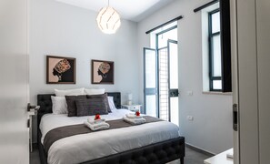 Departamento familiar | Caja de seguridad en la habitación y escritorio 