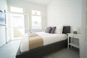 Apartamento luxo | Cofres nos quartos, escrivaninha, espaço de trabalho para notebook