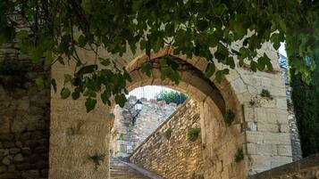 Enceinte de lâhĂ©bergement