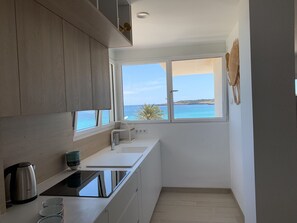 Oven, stovetop, dishwasher, coffee/tea maker