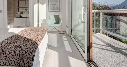 villa Sarah lakeside