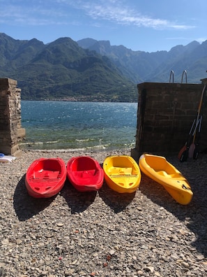 Plage, chaises longues