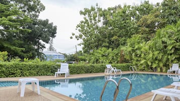 حمّام سباحة خارجي