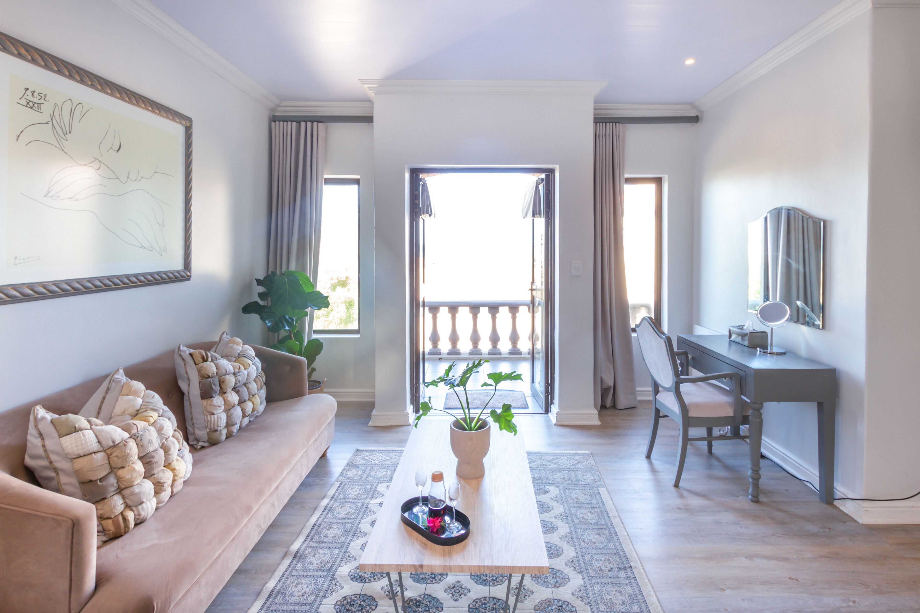 Honeymoon kamer | Lakens van Egyptisch katoen, luxe beddengoed, een minibar, een bureau