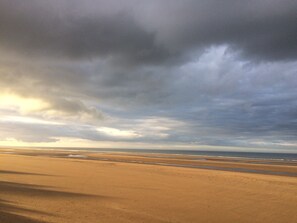 Beach nearby, sun loungers
