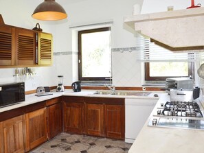 Kühlschrank, Ofen, Herdplatte, Geschirrspüler