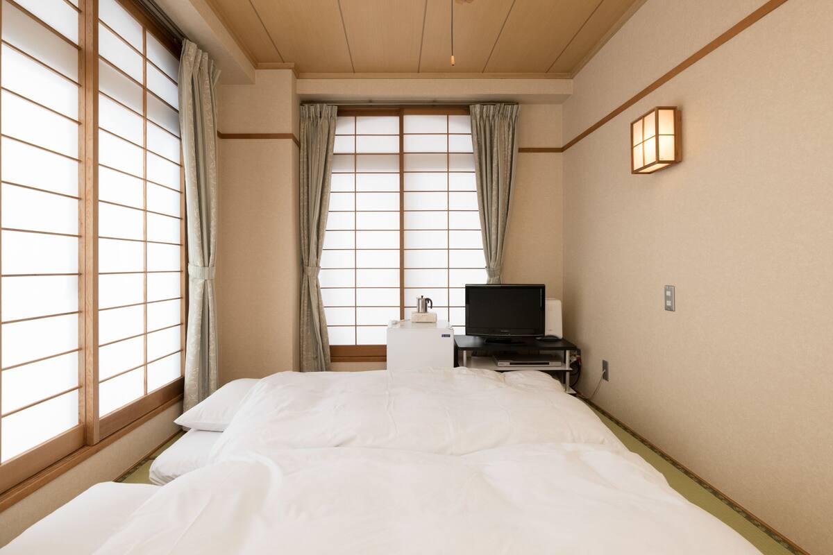 Free WiFi, bed sheets