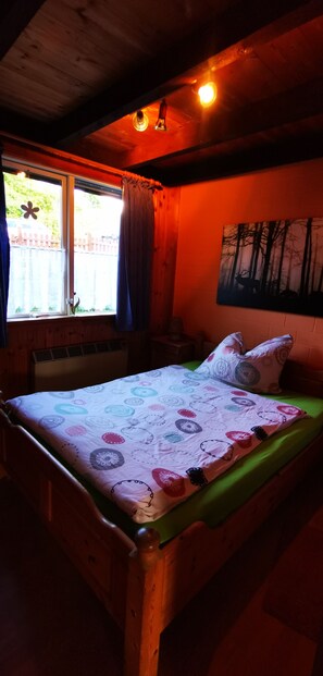 3 bedrooms, travel crib, free WiFi