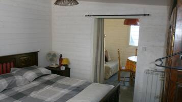 1 bedroom, WiFi, bed sheets