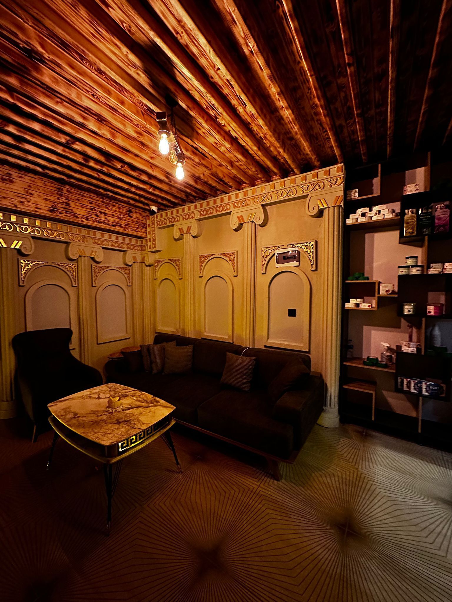 Bastu, turkiskt bad/hamam, djupmassage, thaimassage och sportmassage