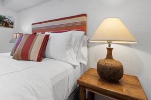 5 bedrooms, iron/ironing board, free WiFi, bed sheets
