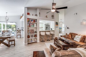 Smart-TV, Kamin, Computerbildschirme, Drucker