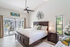 3 slaapkamers, luxe beddengoed, een bureau, een strijkplank/strijkijzer