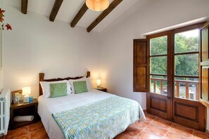 2 bedrooms, iron/ironing board, travel crib, WiFi - Lleonder (2-5 pax) (Sales De Llierca)