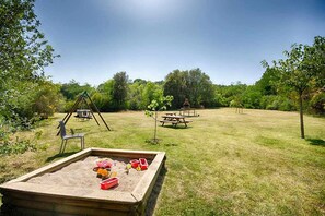 Outdoor dining - Lleonder (2-5 pax) (Sales De Llierca)
