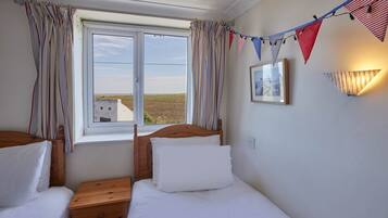 Traditional House | 2 bedrooms, premium bedding, iron/ironing board, free WiFi