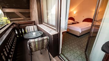 ํธ์๋ฃธ (Twin room with balcony) | ๋ฐ์ฝ๋