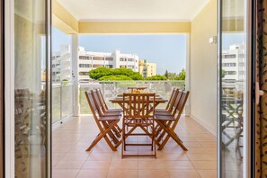 Apartment, 3 Schlafzimmer, Terrasse, Gartenblick | Terrasse/Patio