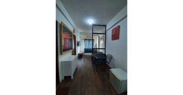 Apartment, 2 Bedrooms | Laptop workspace - Royal Property (Jakarta)