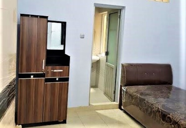 Standard Room | Free WiFi - Guest House 21 Makassar (Makassar)