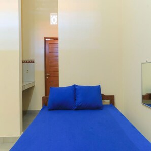 Laptop workspace, free WiFi - Pondok Wisata Intan Indah 1 (Denpasar)