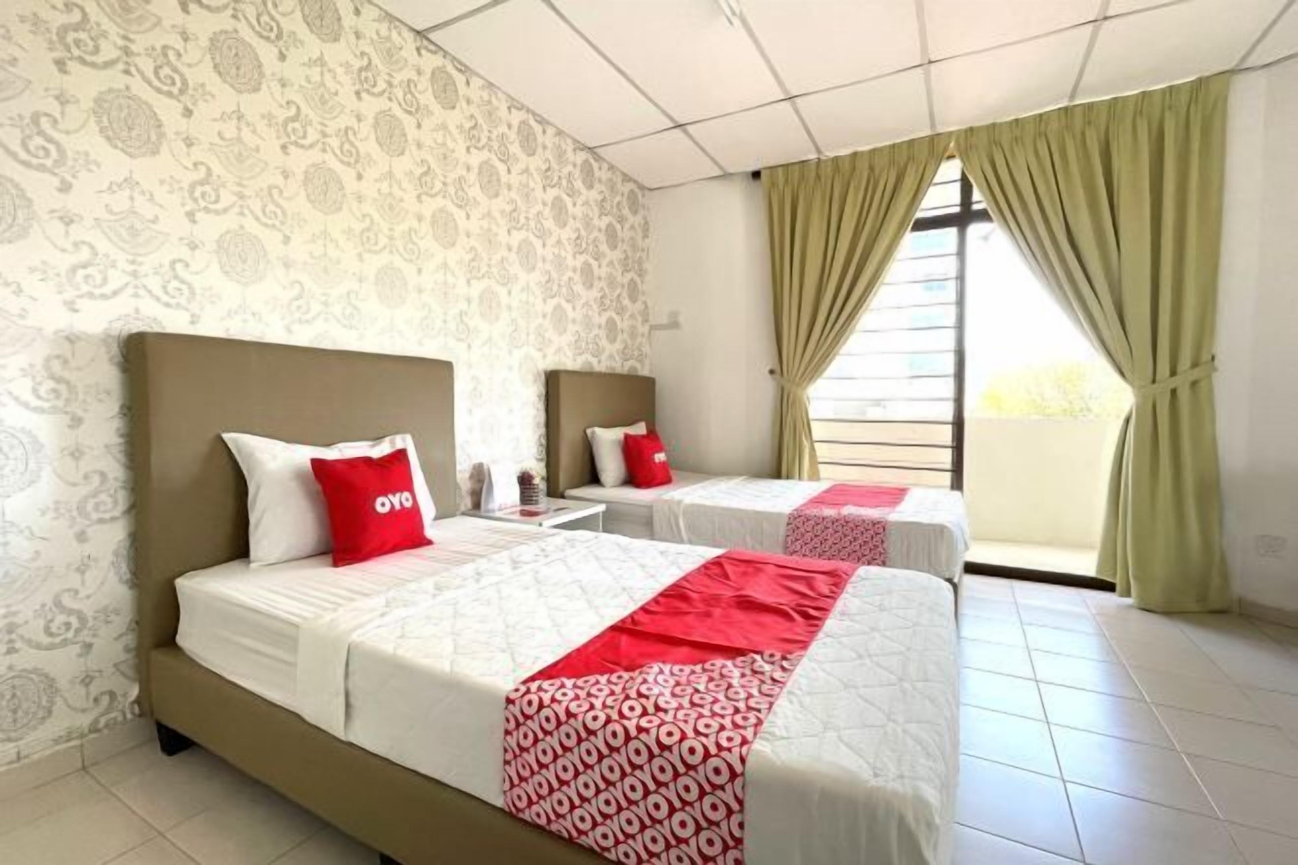 Laptop workspace, free WiFi, bed sheets