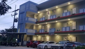 Fachada de la propiedad