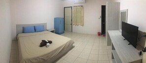 Standard Double Room - Watcharee Apartment (Hua Hin)