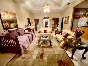 Smart TV - BestStays@ Angel near Lake Palestine.TVs in all Rooms large groups Fenced (Flint)