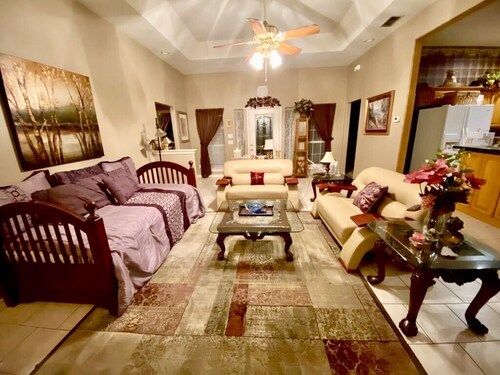 BestStays@ Angel near Lake Palestine.TVs in all Rooms large groups Fenced