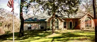 BestStays@ Angel near Lake Palestine.TVs in all Rooms large groups Fenced