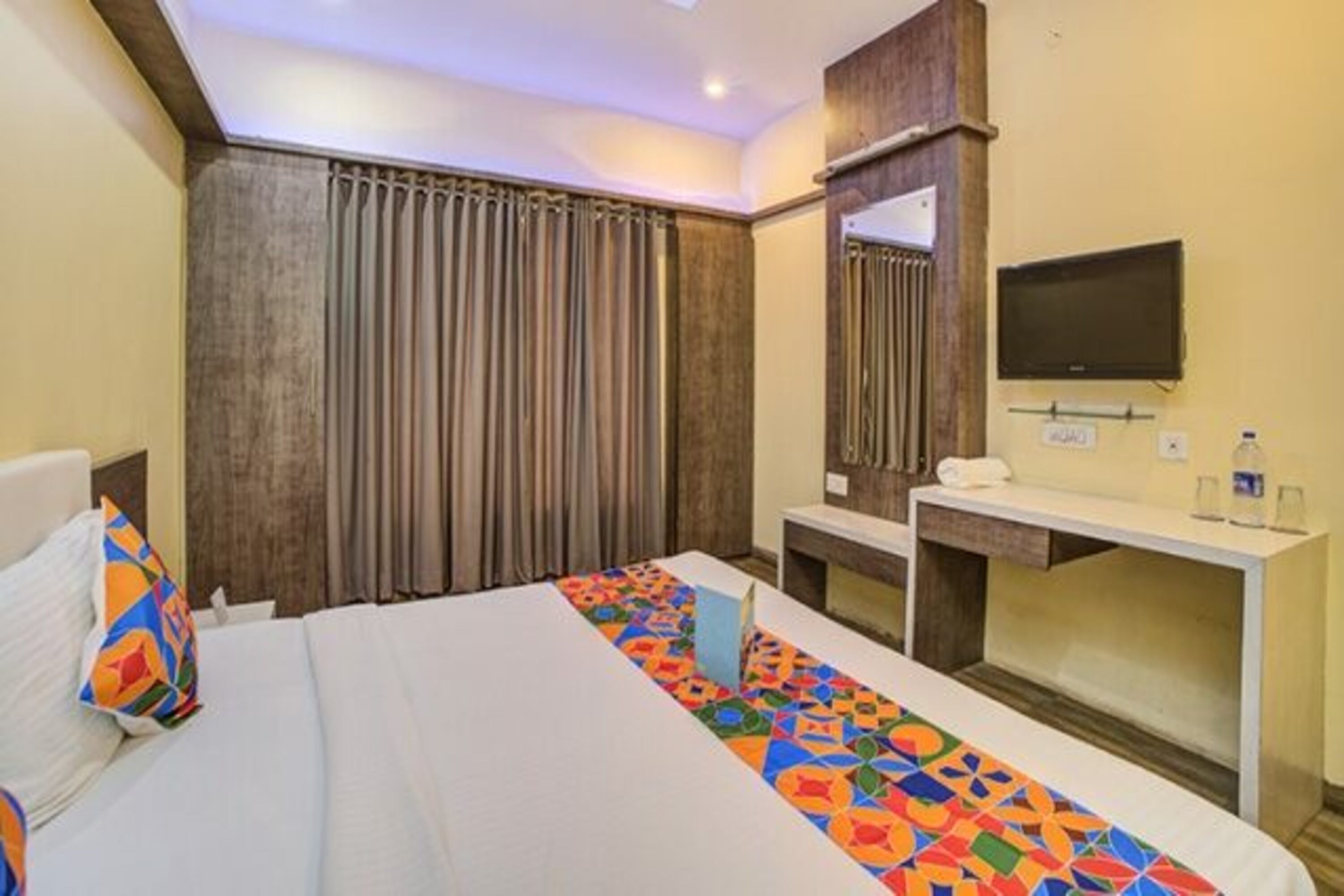 standard room | desk, free wifi