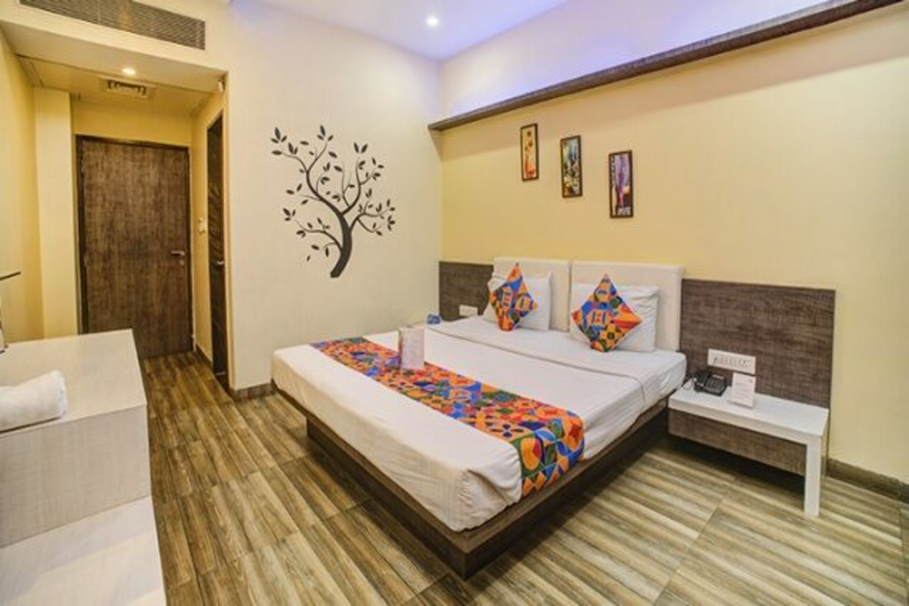 standard room | desk, free wifi