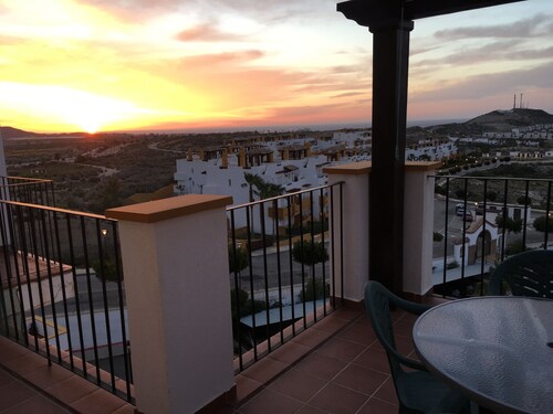 Light, airy and peaceful, top floor apartment with stunning views