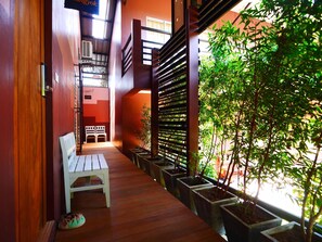 Deluxe Bungalow | Desk, free WiFi, bed sheets - Forest Bungalows & Mama's Restaurant (Chalong)