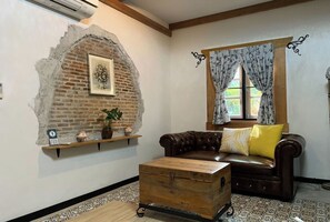 Grand Double Room | Desk, free WiFi, bed sheets - Forest Bungalows & Mama's Restaurant (Chalong)