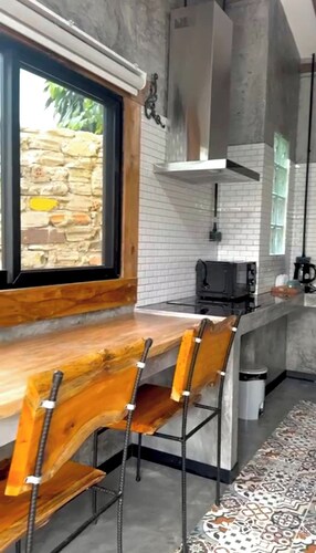 Forest Bungalows & Mama's Restaurant