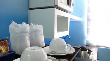 1 bedroom, desk, free WiFi, bed sheets