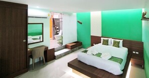 Deluxe Bungalow | Desk, free WiFi, bed sheets - Forest Bungalows & Mama's Restaurant (Chalong)