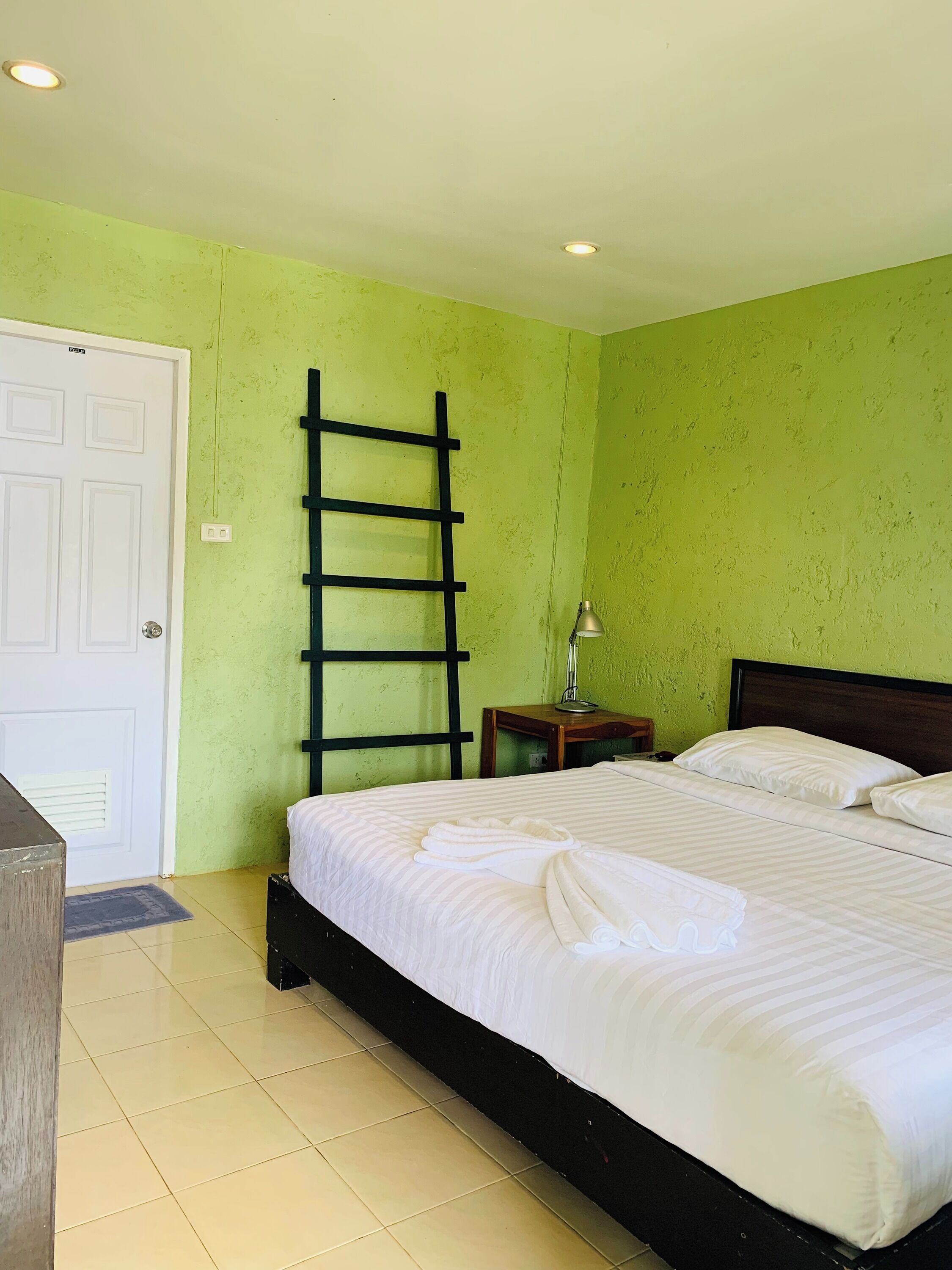 Standaard bungalow | Een bureau, gratis wifi, beddengoed